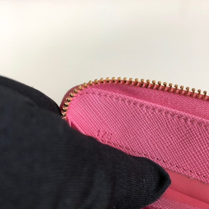 1547021162_2635763239_5 Replica Prada Saffiano Long Zipper Wallet Pink - Image 3