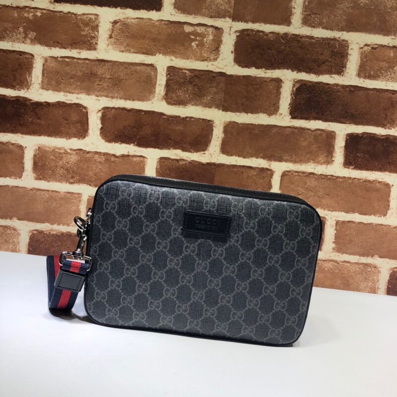 1556082398_3838190712_0 Replica Gucci Men’s Clutch Black