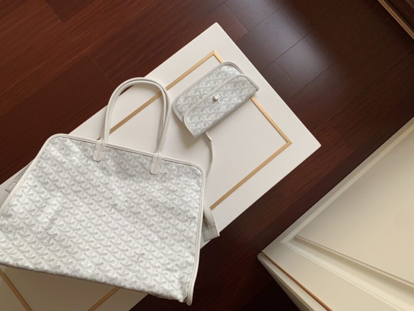 20200105_i1578155288_7047_8 Replica Goyard Hardy White - Image 8