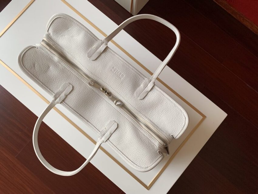 20200105_i1578155288_9673_4 Replica Goyard Hardy White - Image 9