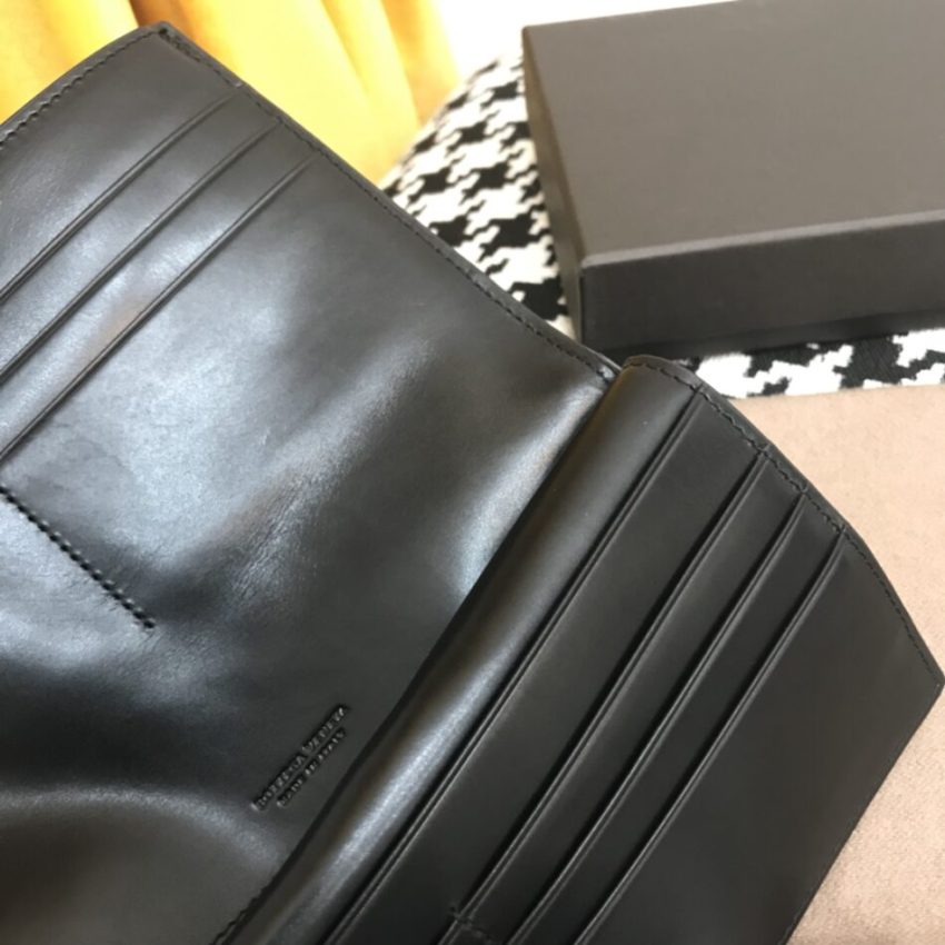 20200106_i1578281597_1000_5 Replica Bottega Veneta Intrecciato Pouch - Image 3