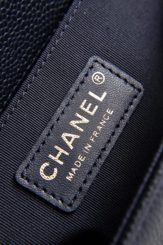 20210807_i1628332091_5343_7 Replica CHANEL Le Boy Dark Blue - Image 4