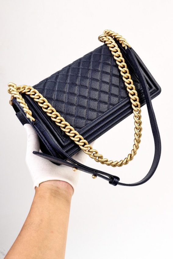 20210807_i1628332091_6216_1 Replica CHANEL Le Boy Dark Blue - Image 5