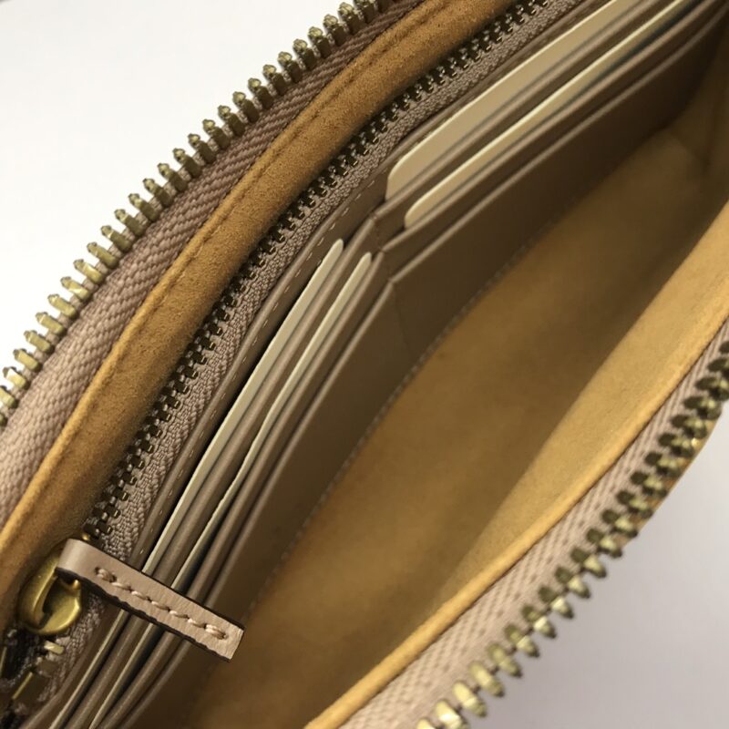 20210910_i1631240094_7961_3 Replica Gucci Marmont Matelasse Wallet On Chain Beige - Image 7