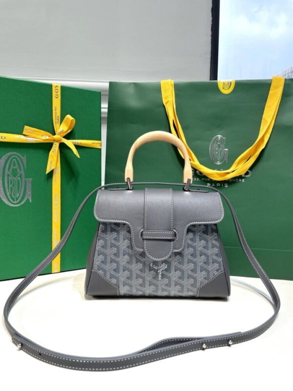 20220308_i1646732539_905_1 Replica Goyard Saigon Souple Mini Grey