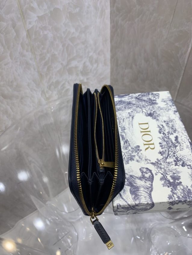 20220315_i1647302455_7172_6 Replica Dior Long Zipper Wallet - Image 3