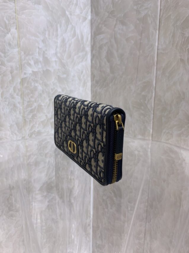 20220315_i1647302455_9299_2 Replica Dior Long Zipper Wallet - Image 6