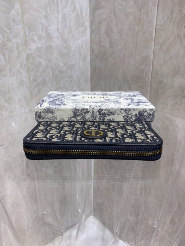 20220315_i1647302455_9871_3 Replica Dior Long Zipper Wallet - Image 8