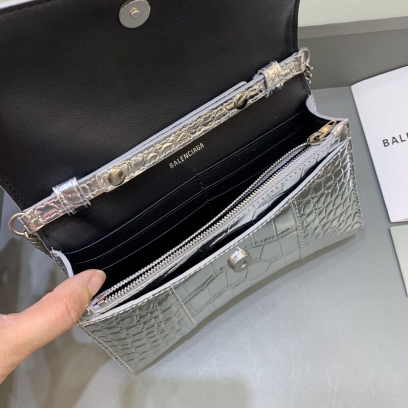 20220404_i1649040079_3275_6 Replica Balenciaga Hourglass On Chain Silver - Image 3