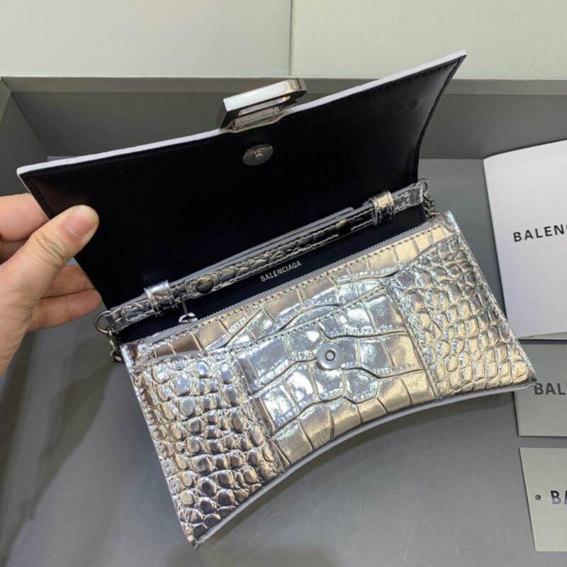 20220404_i1649040079_4110_5 Replica Balenciaga Hourglass On Chain Silver - Image 4