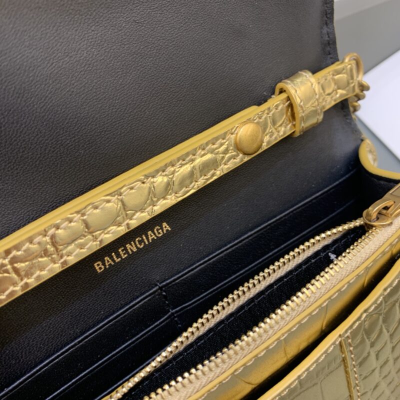 20220404_i1649040139_5769_7 Replica Balenciaga Hourglass On Chain Gold - Image 6
