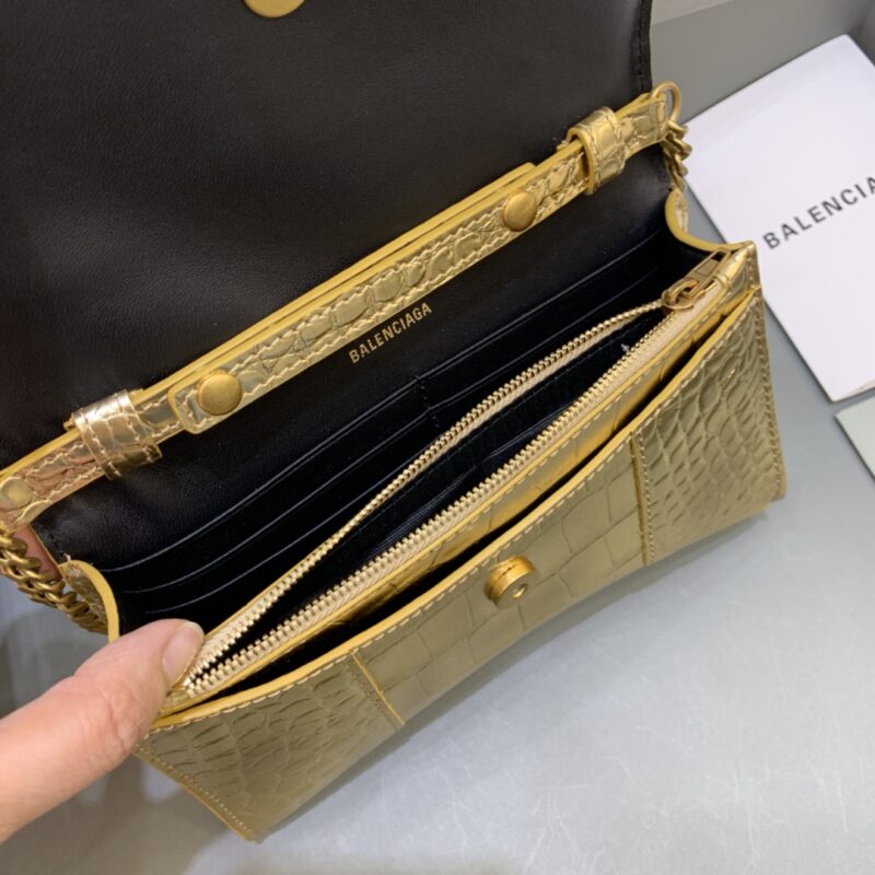 20220404_i1649040139_6363_6 Replica Balenciaga Hourglass On Chain Gold - Image 7