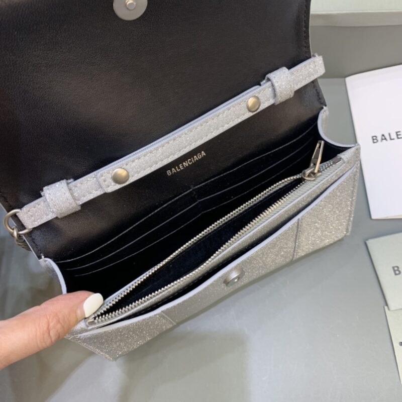 20220504_i1651633573_5989_6 Replica Balenciaga Hourglass On Chain Shine Silver - Image 5