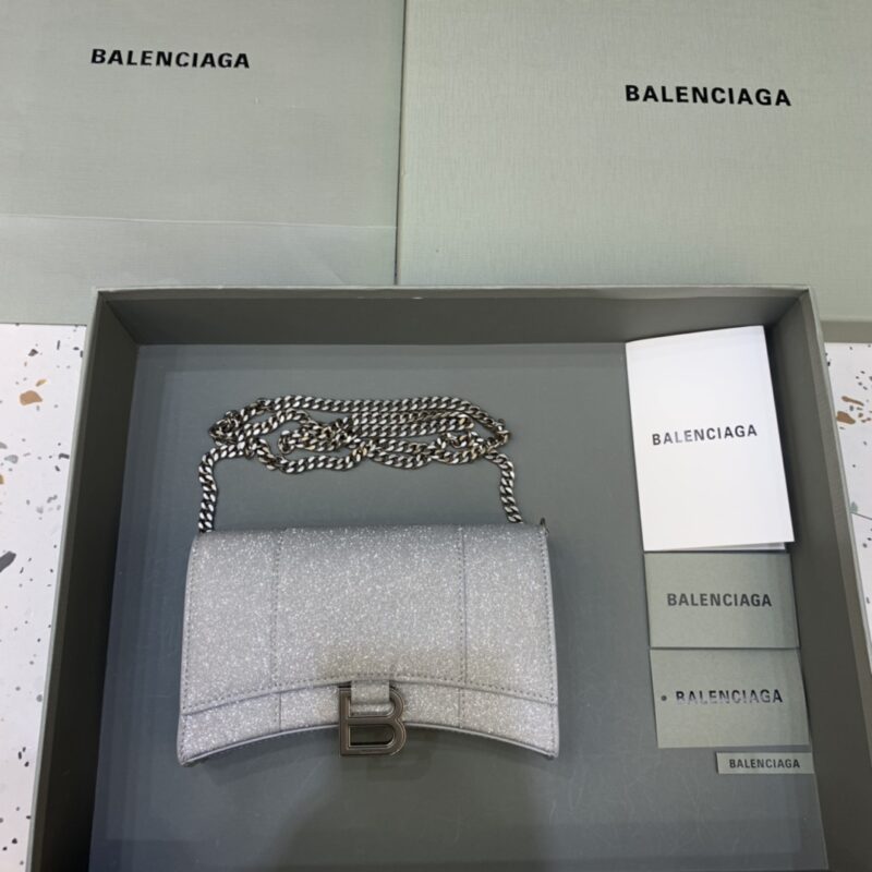20220504_i1651633573_9830_0 Replica Balenciaga Hourglass On Chain Shine Silver