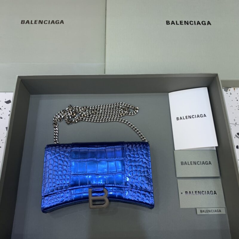 20220504_i1651633629_5272_0 Replica Balenciaga Hourglass On Chain Blue