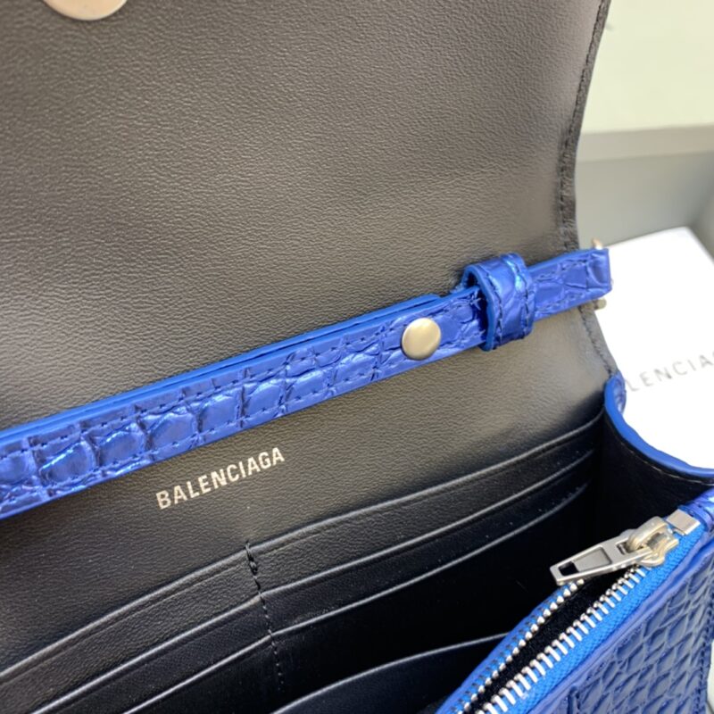 20220504_i1651633629_6864_7 Replica Balenciaga Hourglass On Chain Blue - Image 6