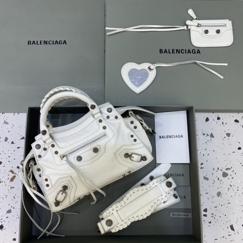 20220519_i1652964905_1254_0 Replica Balenciaga Le City White
