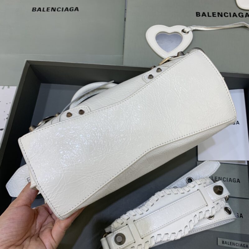 20220519_i1652964905_5425_3 Replica Balenciaga Le City White - Image 4