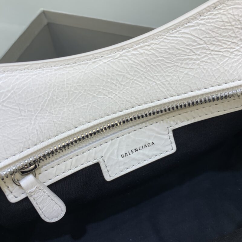 20220519_i1652964905_7211_6 Replica Balenciaga Le City White - Image 6