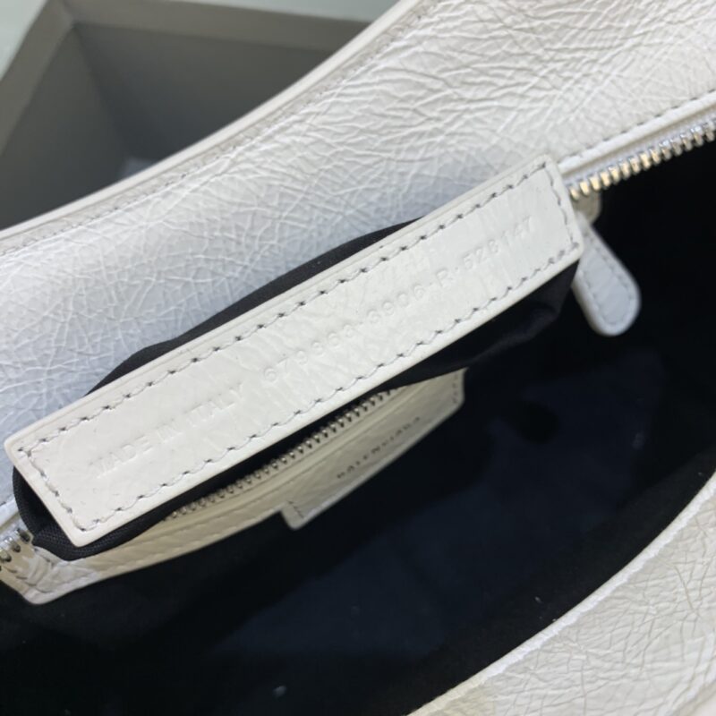 20220519_i1652964905_7763_7 Replica Balenciaga Le City White - Image 7