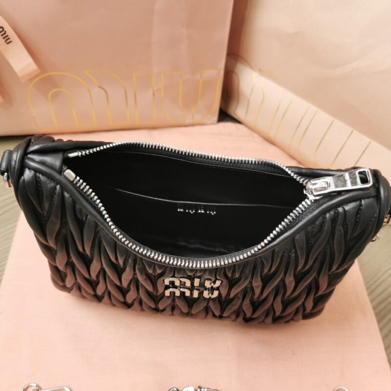20220721_a1658334646080_1736 Replica Miu Miu Matelassé Crystal Black - Image 7
