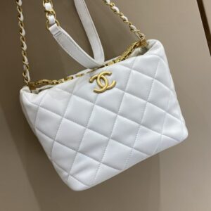 Elementor 页面 #30134 Replica CHANEL 22s Rhinestone Hobo White