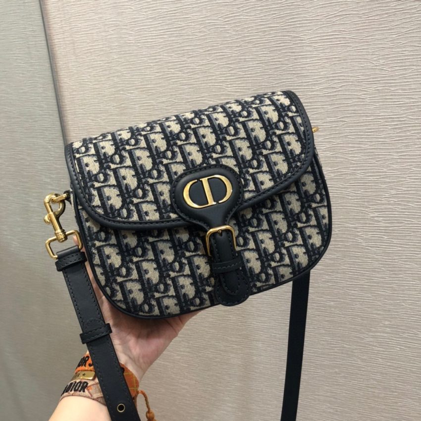 20220821_i1661067512_1259_0-1-1 Replica Dior Bobby CD Print