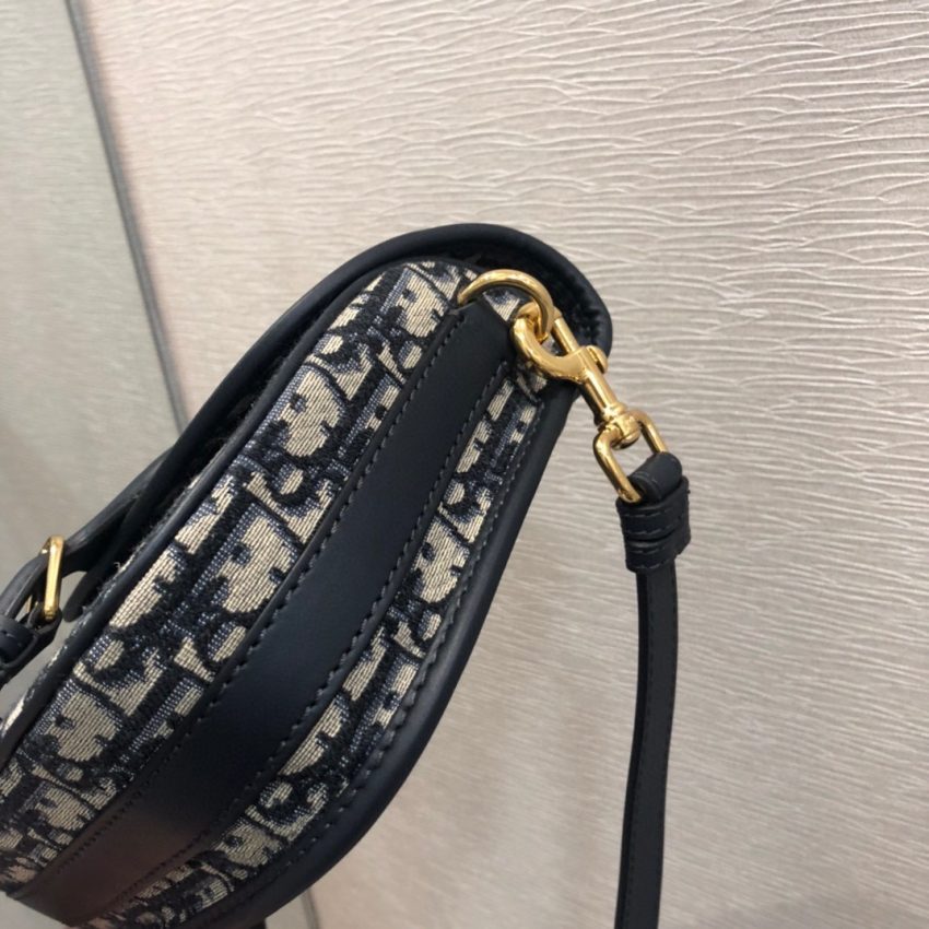 20220821_i1661067512_9968_3-1-1 Replica Dior Bobby CD Print - Image 9