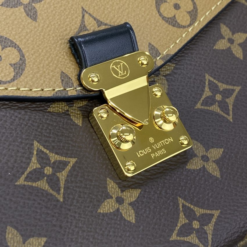 20221025_i1666698432_4619_4 Replica Louis Vuitton Pochette Metis Brown Canvas - Image 6