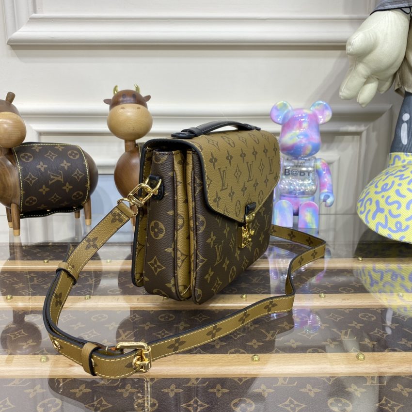 20221025_i1666698432_4919_2 Replica Louis Vuitton Pochette Metis Brown Canvas - Image 7