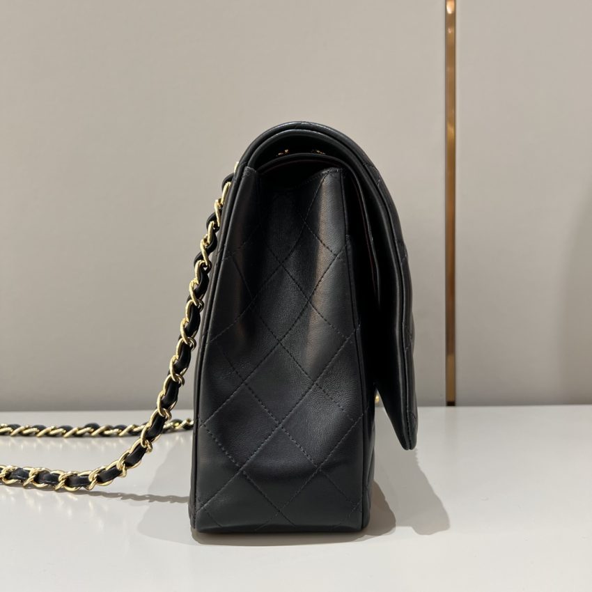 20221031_i1667150639_3035_1 Replica CHANEL Classic Flap 33cm Maxi - Image 4