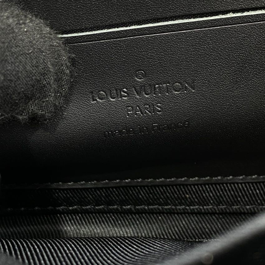 20221231_i1672486412_2341_7 Replica Louis Vuitton Alpha Messenger Black - Image 2