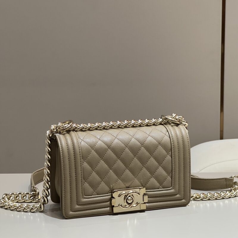 20230221_i1676910742_702_0-1-1 Replica CHANEL Le Boy Milk Tea