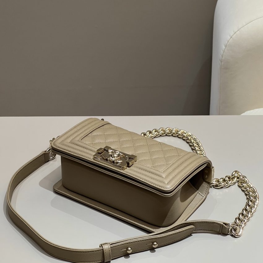 20230221_i1676910742_7272_2-1-1 Replica CHANEL Le Boy Milk Tea - Image 9