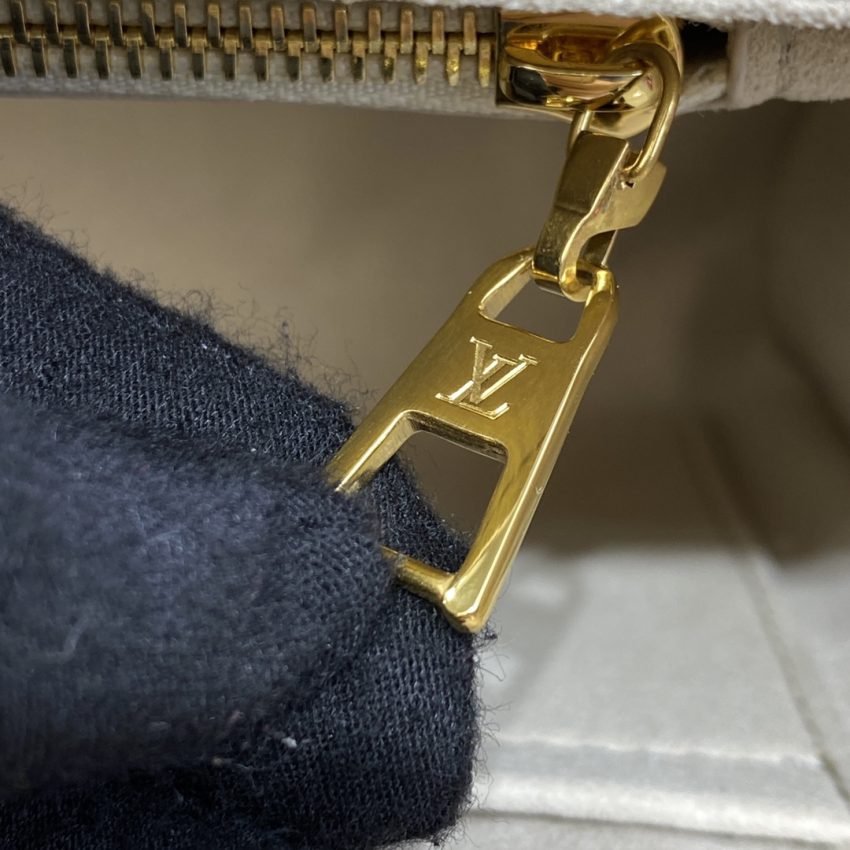 20230321_i1679399905_6578_6 Replica Louis Vuitton Twist Beige - Image 6