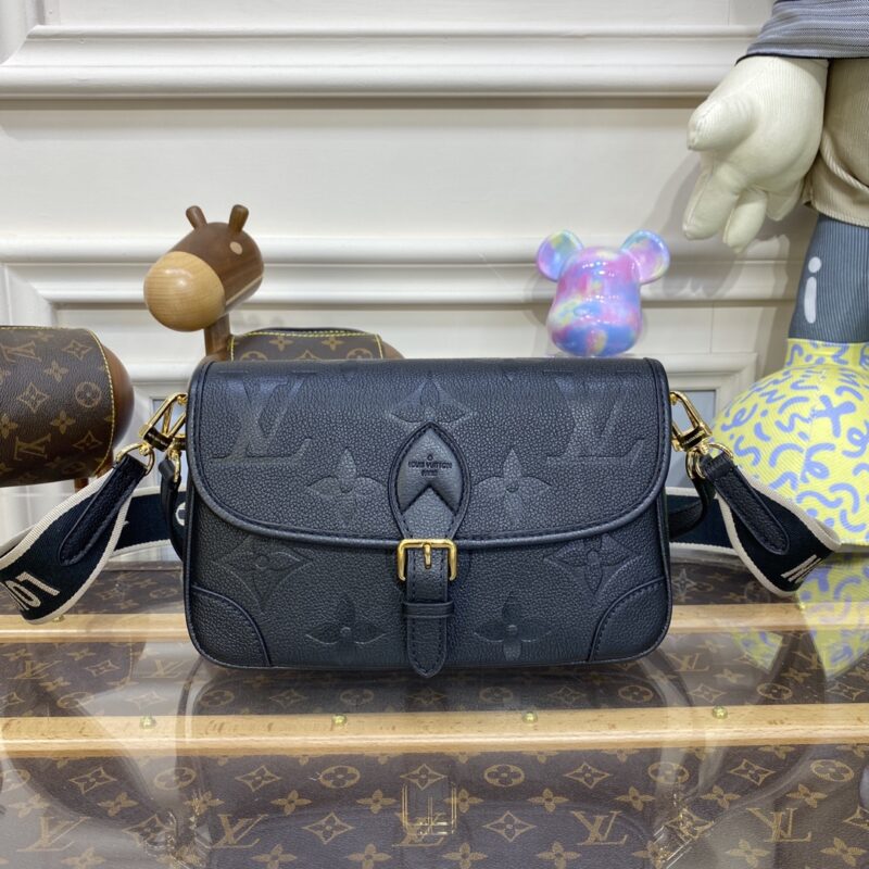 20230329_i1680088724_1491_0 Replica Louis Vuitton Nano Diane Satchel Black