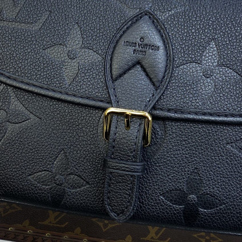 20230329_i1680088724_3952_4 Replica Louis Vuitton Nano Diane Satchel Black - Image 6