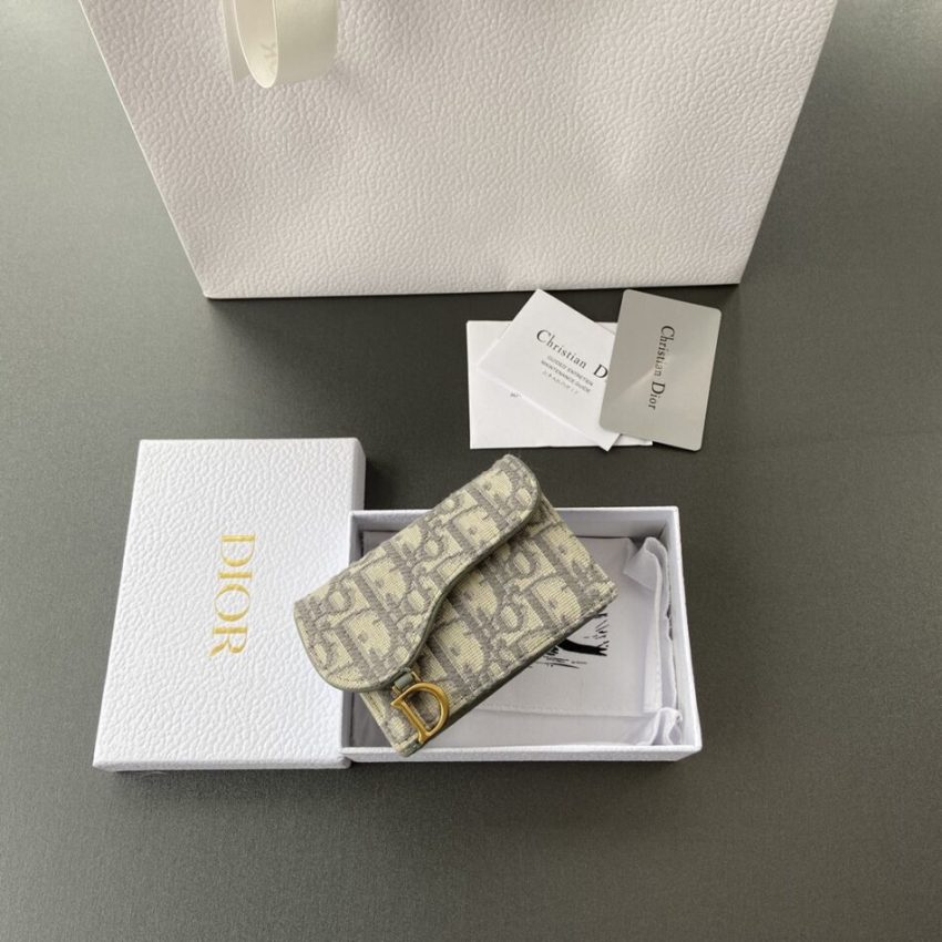 20230403_i1680520796_2241_5 Replica Dior Bloom Card Holder Beige - Image 3