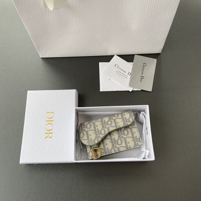 20230403_i1680520796_6693_4 Replica Dior Bloom Card Holder Beige - Image 6