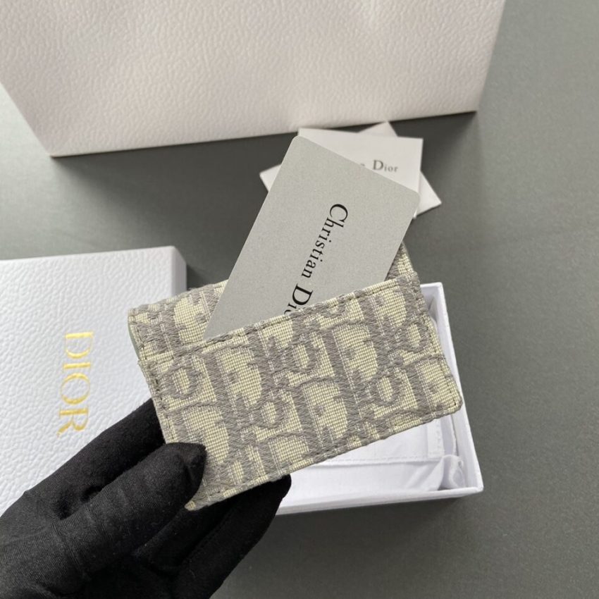 20230403_i1680520806_8075_0 Replica Dior Bloom Card Holder Beige - Image 8