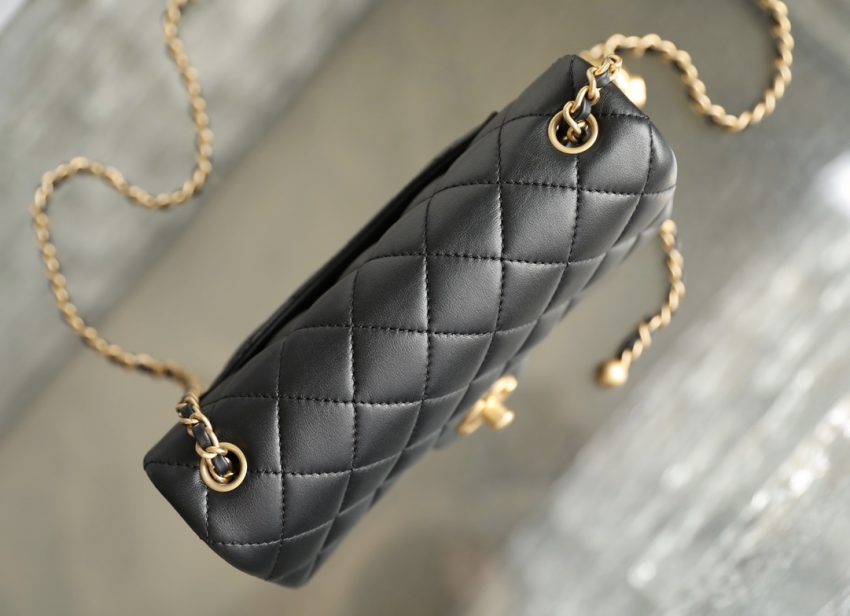 20230419_i1681881342_173_5 Replica CHANEL CF 17cm Golden Ball Black - Image 2