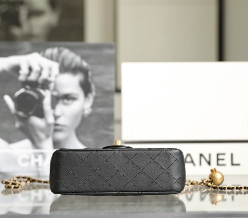 20230419_i1681881342_6890_6 Replica CHANEL CF 17cm Golden Ball Black - Image 6