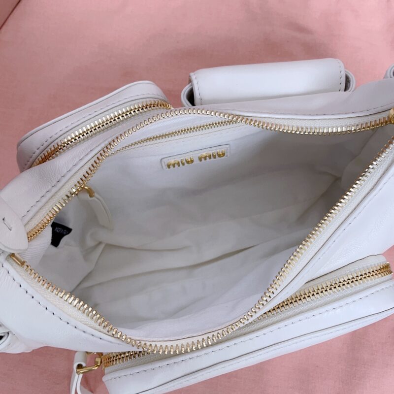 20230501_i1682931293_2689_7 Replica Miu Miu Nappa Pocket Bag White - Image 4