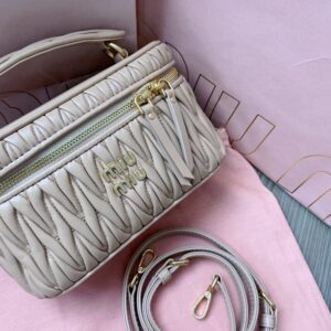 Elementor 页面 #30185 Replica Miu Miu Cosmetic Bag Beige
