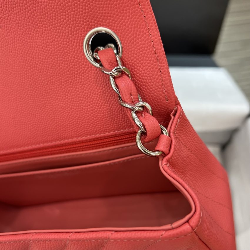 20230625_i1687672969_9936_5 Replica CHANEL Classic Flap V 20cm Red - Image 7