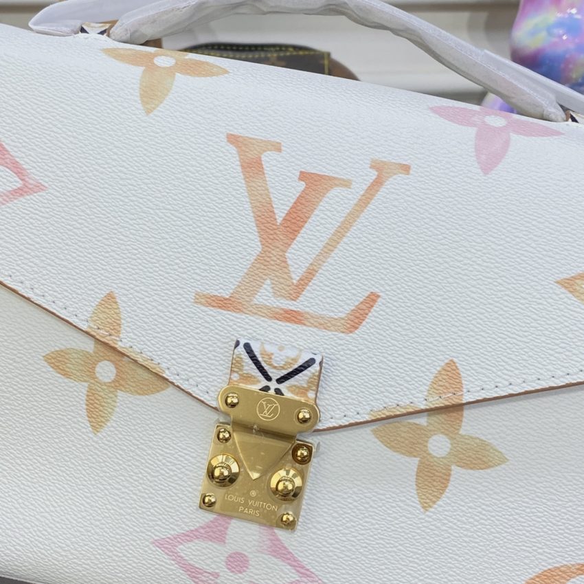 20230703_i1688383154_2633_4 Replica Louis Vuitton Pochette Metis Apricot - Image 4