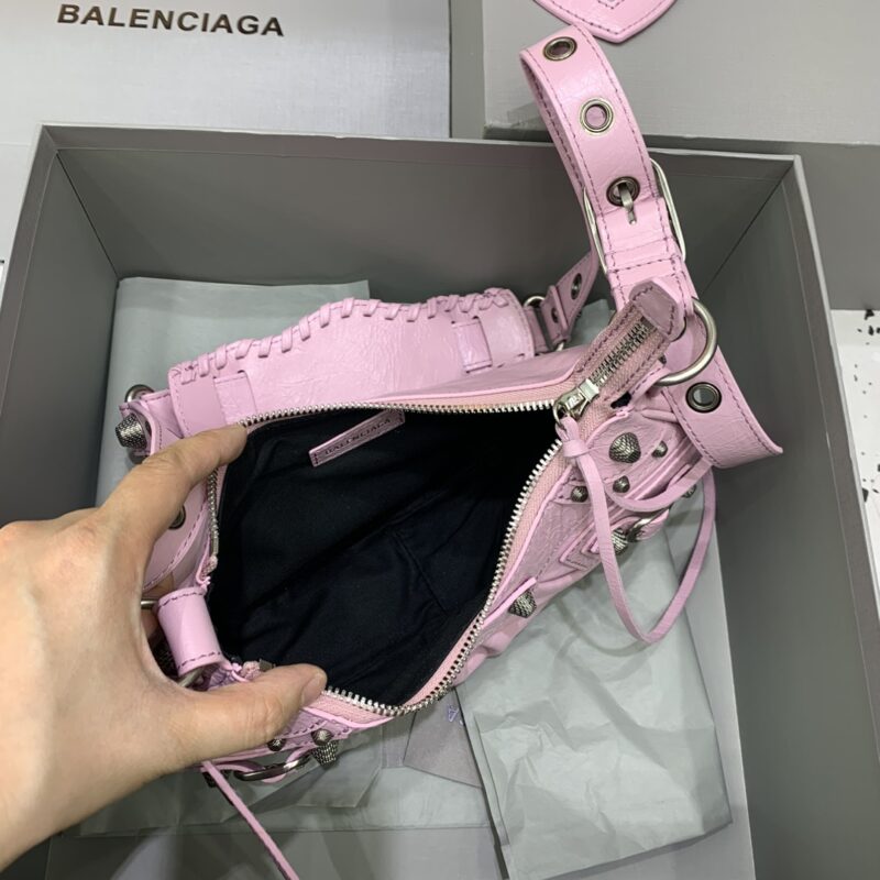 20230720_i1689821311_5975_5 Replica Balenciaga Le Cagole Pink - Image 4