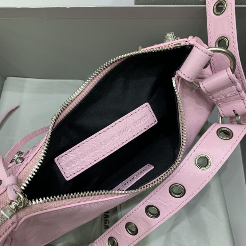 20230720_i1689821311_6053_7 Replica Balenciaga Le Cagole Pink - Image 5