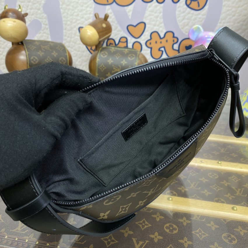 20231016_i1697459680_3543_8 Replica Louis Vuitton Moon Crossbody Brown - Image 4