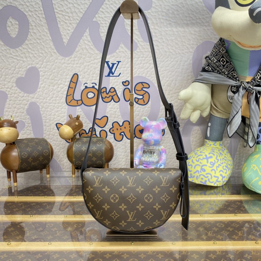 20231016_i1697459680_5681_1 Replica Louis Vuitton Moon Crossbody Brown - Image 5